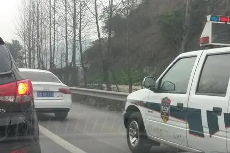 道路救援24小时电话济青高速拖车服务G20-浙江省高速免费拖车-流动补胎附近