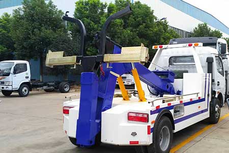 沈山高速G1道路救援维修搭电换胎送油流动补胎拖车修车